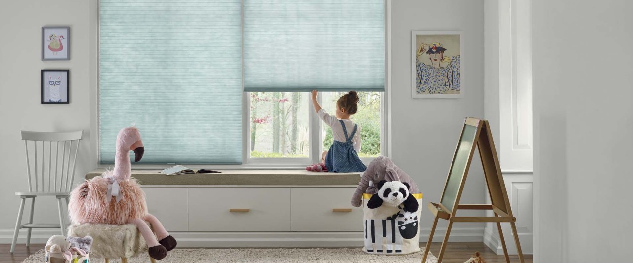 Applause® Honeycomb Shades with LIteRise®